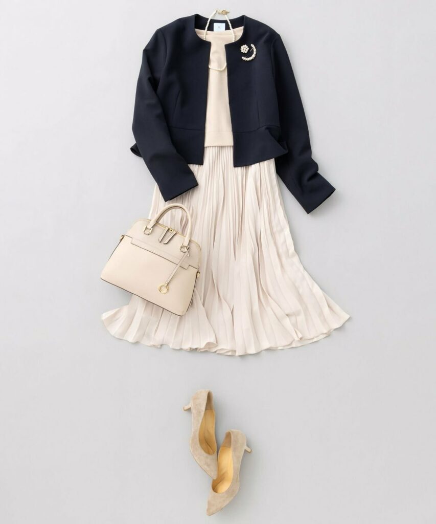 ブローチ　入学式　コーディネート　ジャケット　ネイビー